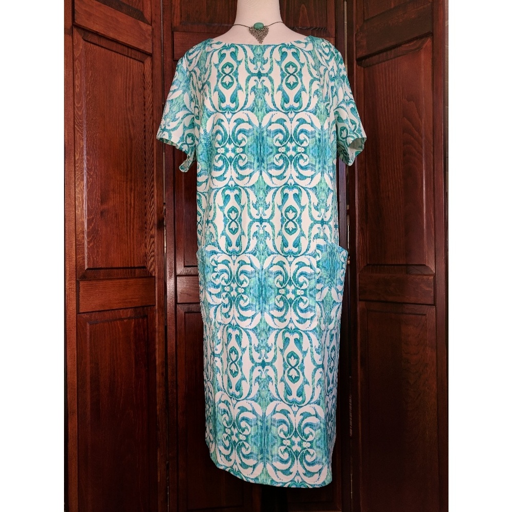 Danny & Nicole shift dress NWT